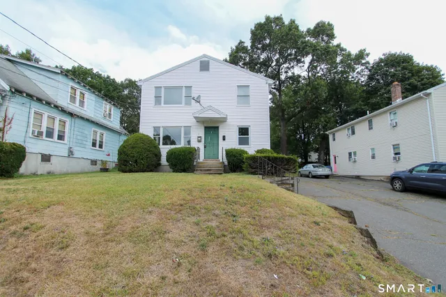 $2,050 | 17 Pinehurst Avenue, New Britain, CT 06053