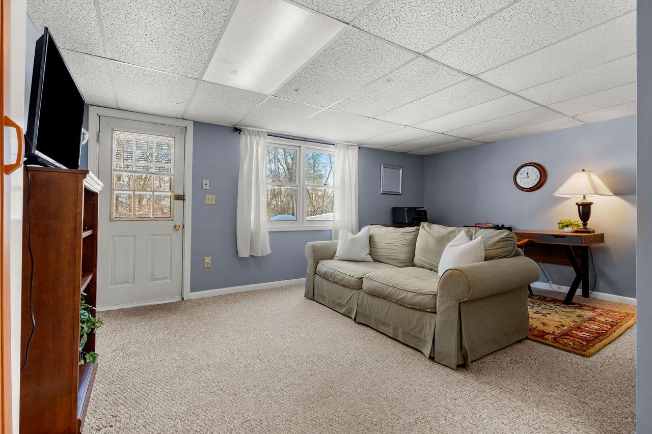 879 Mammoth Road, Unit 6 Manchester, NH 03104 - Photo 24 of 31