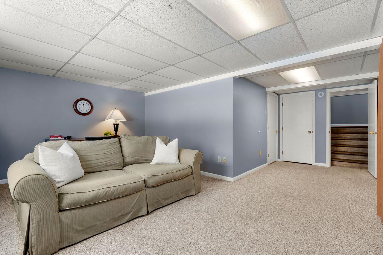 879 Mammoth Road, Unit 6 Manchester, NH 03104 - Photo 25 of 31