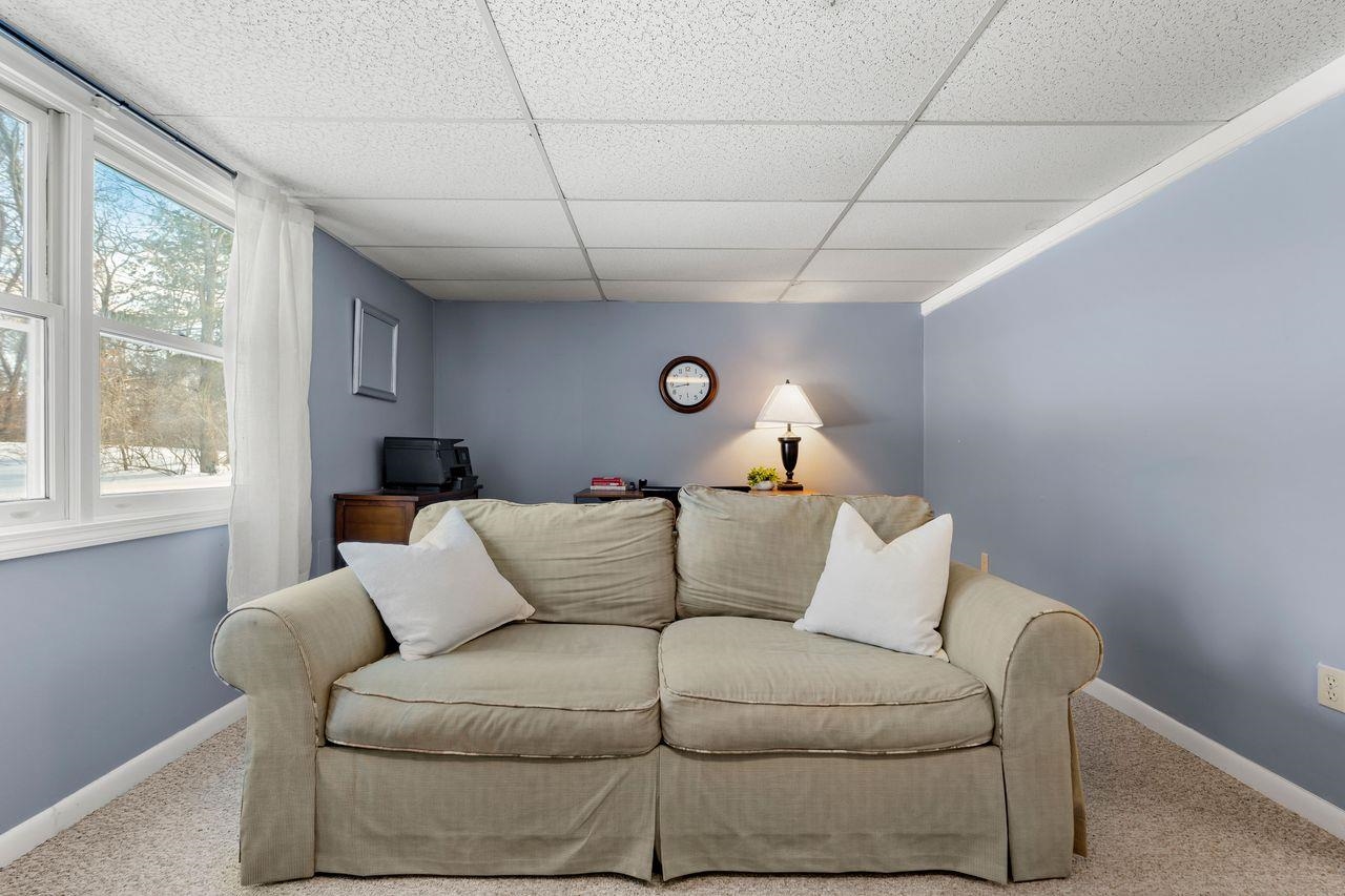 879 Mammoth Road, Unit 6 Manchester, NH 03104 - Photo 26 of 31