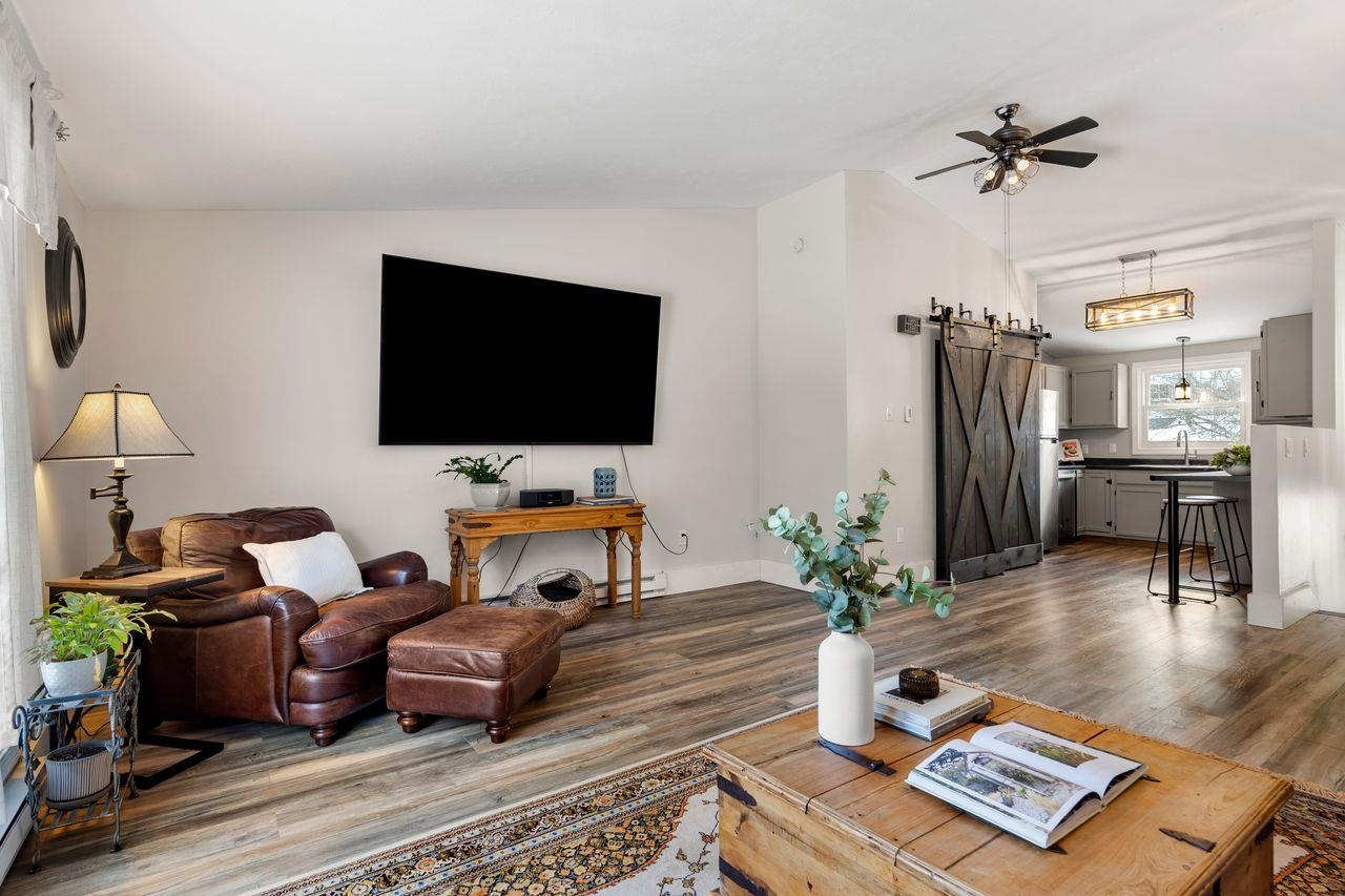 879 Mammoth Road, Unit 6 Manchester, NH 03104 - Photo 6 of 31