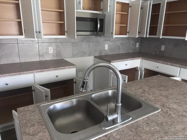 $279,900 | 7267 Dark Moon, Converse, TX 78109