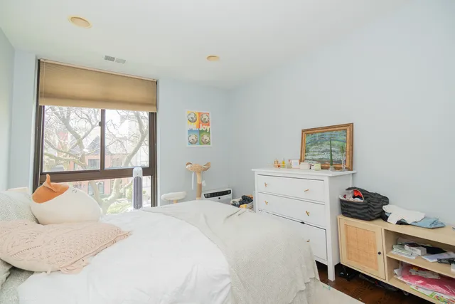 $3,900 | 2201 North Cleveland Avenue, Unit 306, Chicago, IL 60614