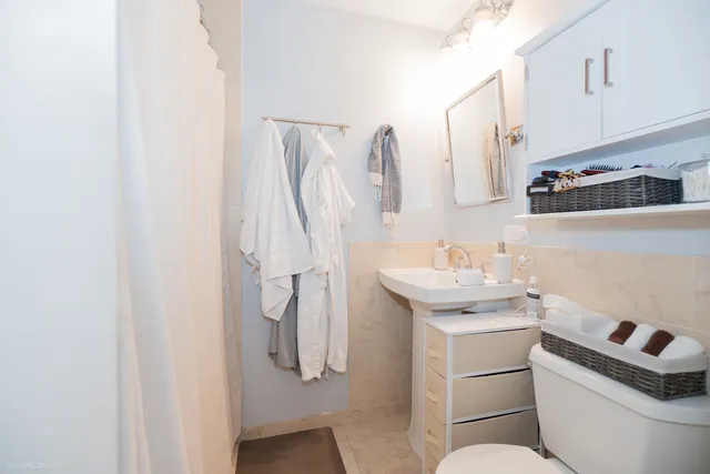 $3,900 | 2201 North Cleveland Avenue, Unit 306, Chicago, IL 60614