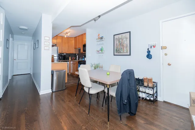 $3,900 | 2201 North Cleveland Avenue, Unit 306, Chicago, IL 60614