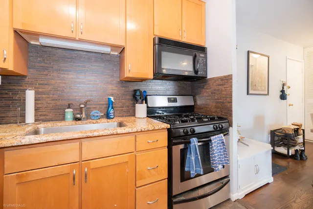 $3,900 | 2201 North Cleveland Avenue, Unit 306, Chicago, IL 60614