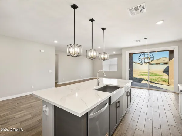 $539,990 | 442 West Flatiron Trail, Apache Junction, AZ 85120