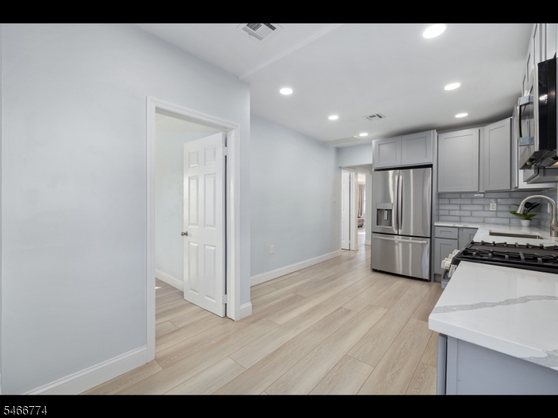 57 Harding Avenue Clark, NJ 07066 - Photo 10 of 30 Gallery Image 10