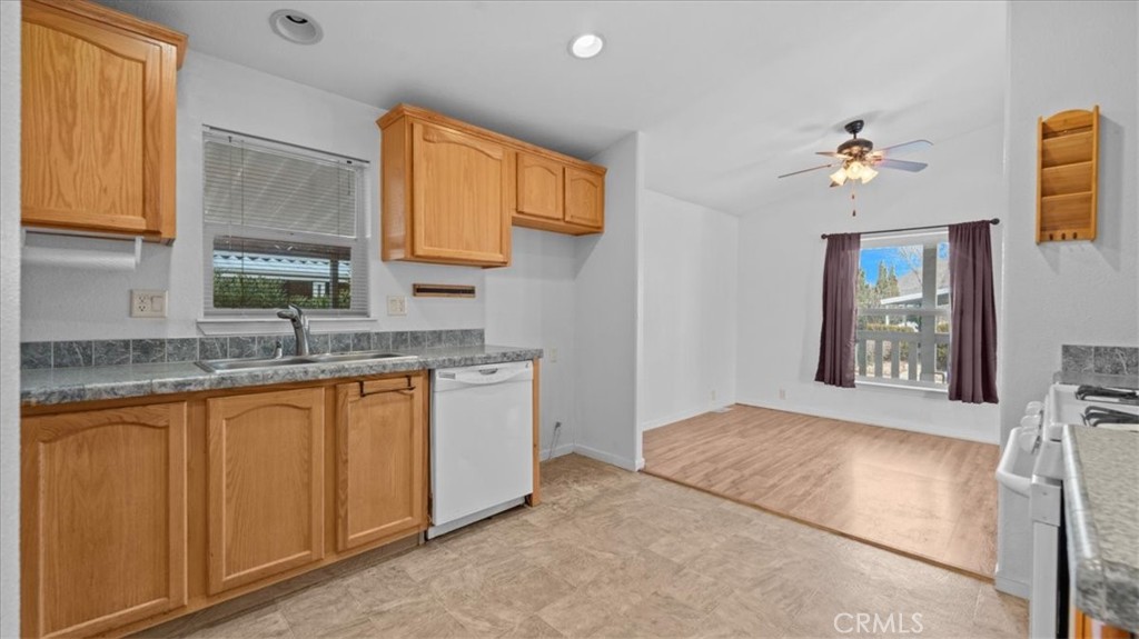20683 Waalew Road, Unit B183 Apple Valley, CA 92307 - Photo 10 of 24