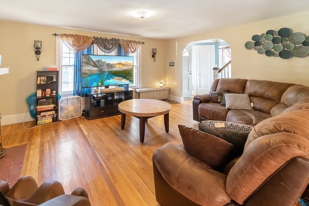 327 Commonwealth Avenue Springfield, MA 01108 - Photo 11 of 23 Gallery Image 11