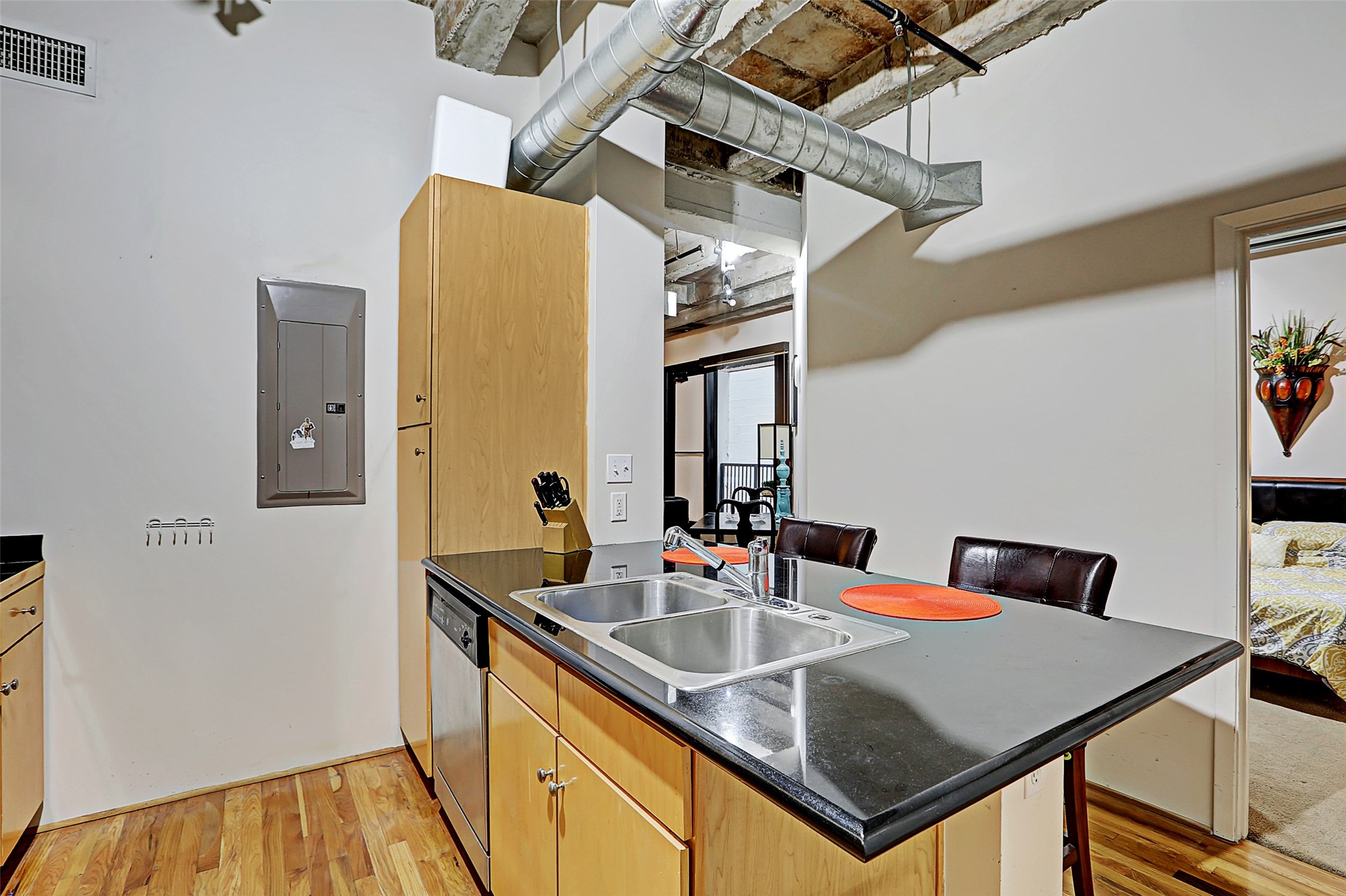 917 Main Street, Unit 503 Houston, TX 77002 - Photo 6 of 31 a bathroom with a sink and a mirror