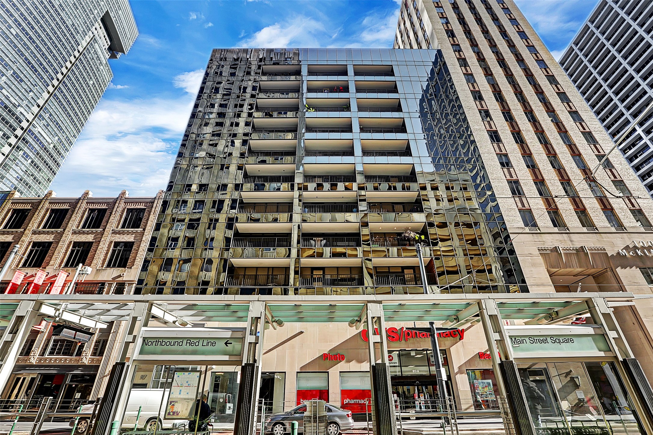 917 Main Street, Unit 503 Houston, TX 77002 - Photo 7 of 31 front view of a building