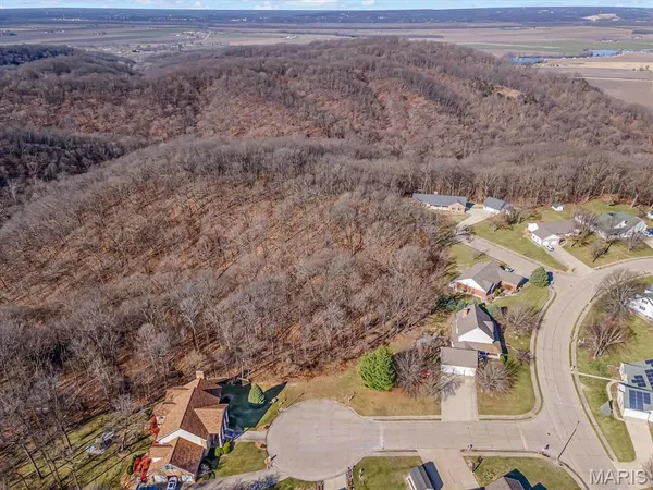 $39,000 | 105 Hillcrest Court, Valmeyer, IL 62295