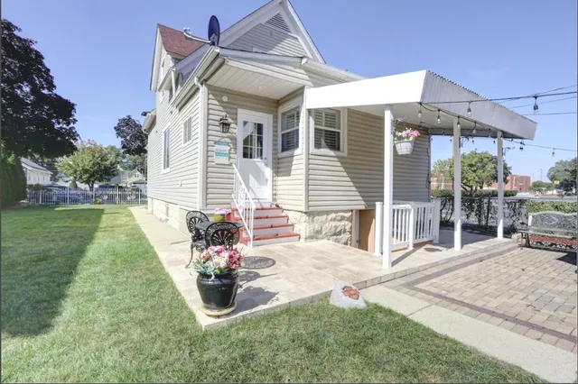 $399,900 | 133 North 17th Avenue, Melrose Park, IL 60160