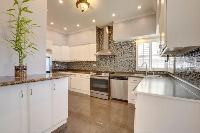 $399,900 | 133 North 17th Avenue, Melrose Park, IL 60160