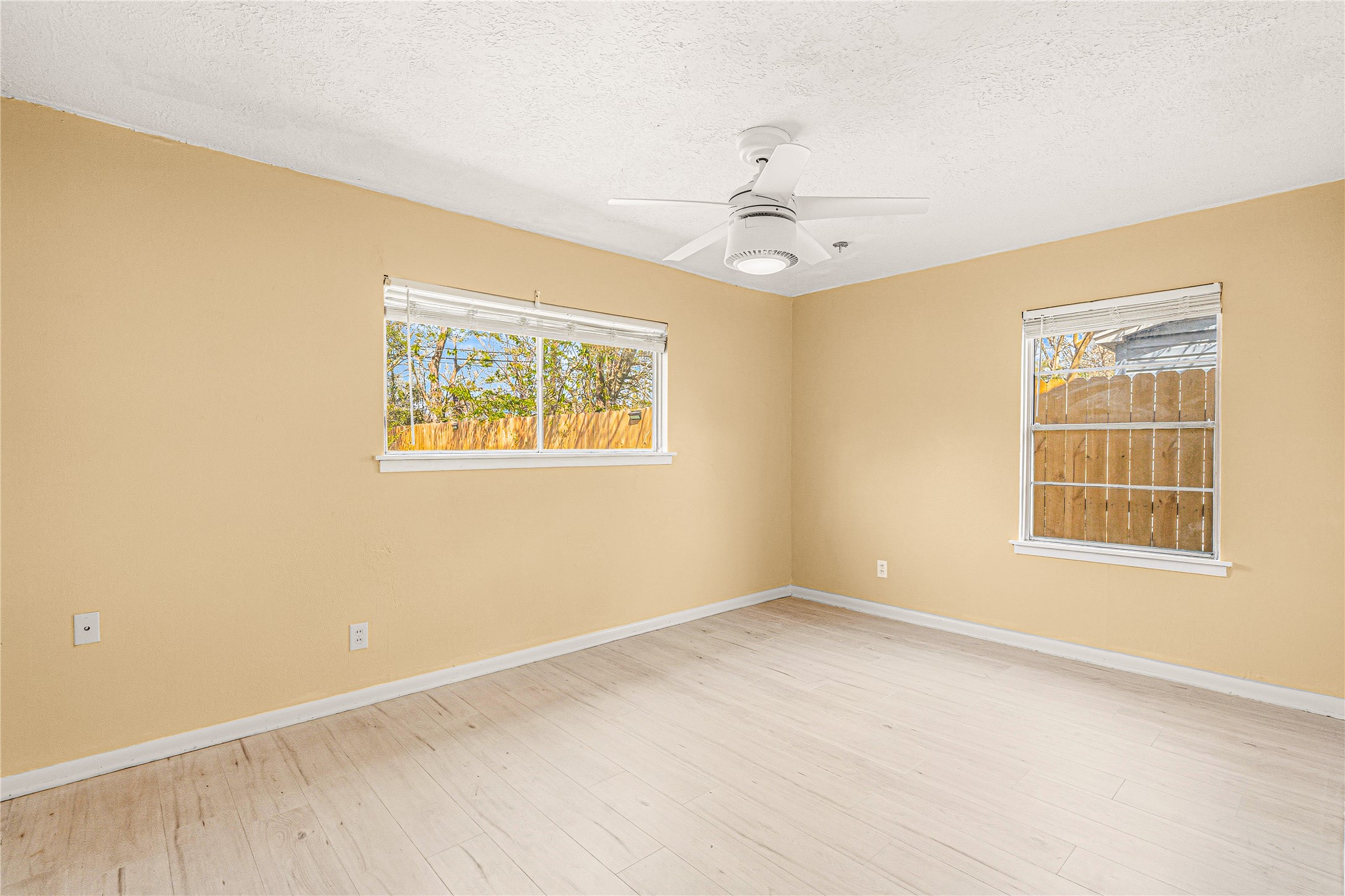 1007 Trimm Avenue Pasadena, TX 77502 - Photo 17 of 31