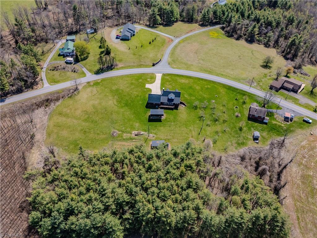 11325 Glade Valley Road Ennice, NC 28623 - Photo 8 of 43