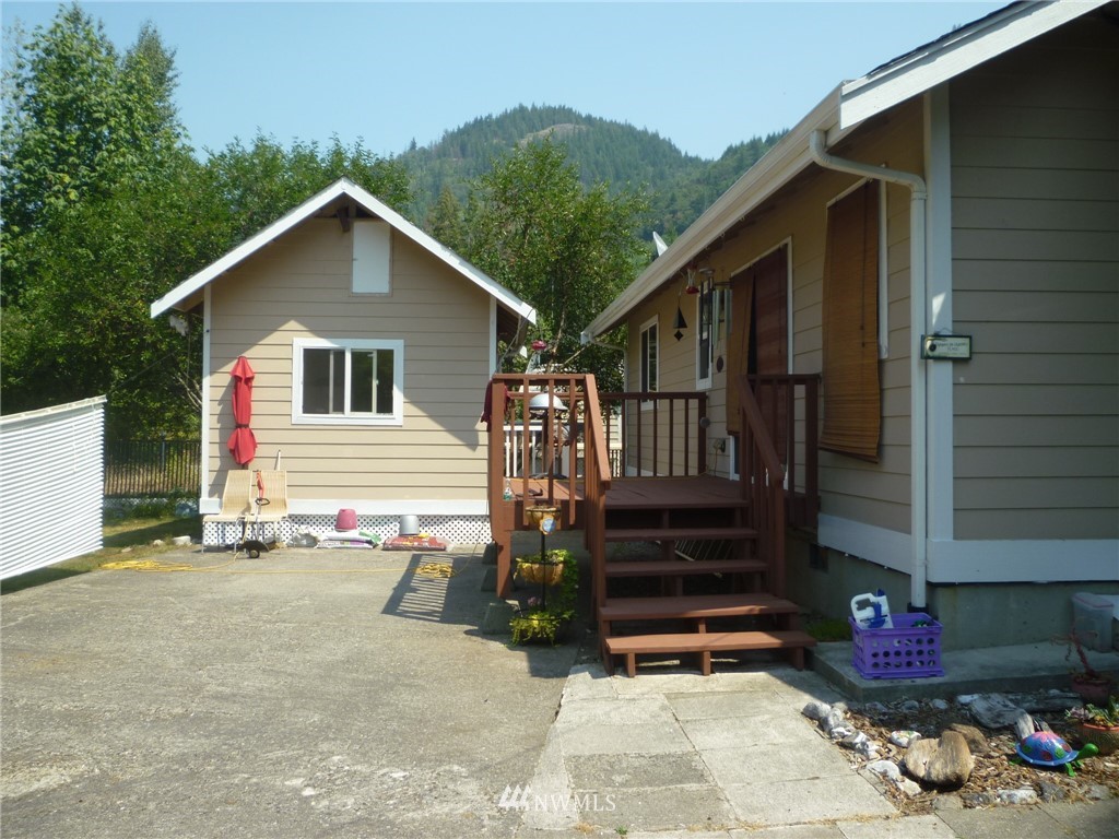 6357 Little Big Horn Road Maple Falls, WA 98266 - Photo 5 of 21 Gallery Image 5