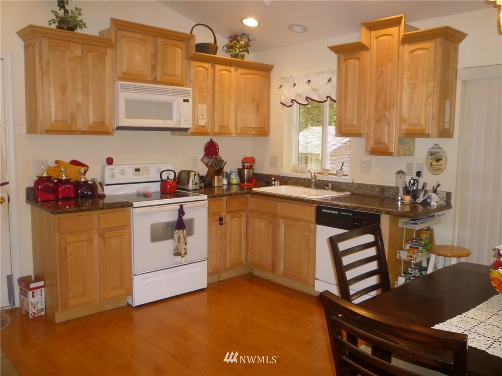 6357 Little Big Horn Road Maple Falls, WA 98266 - Photo 10 of 21 Gallery Image 10