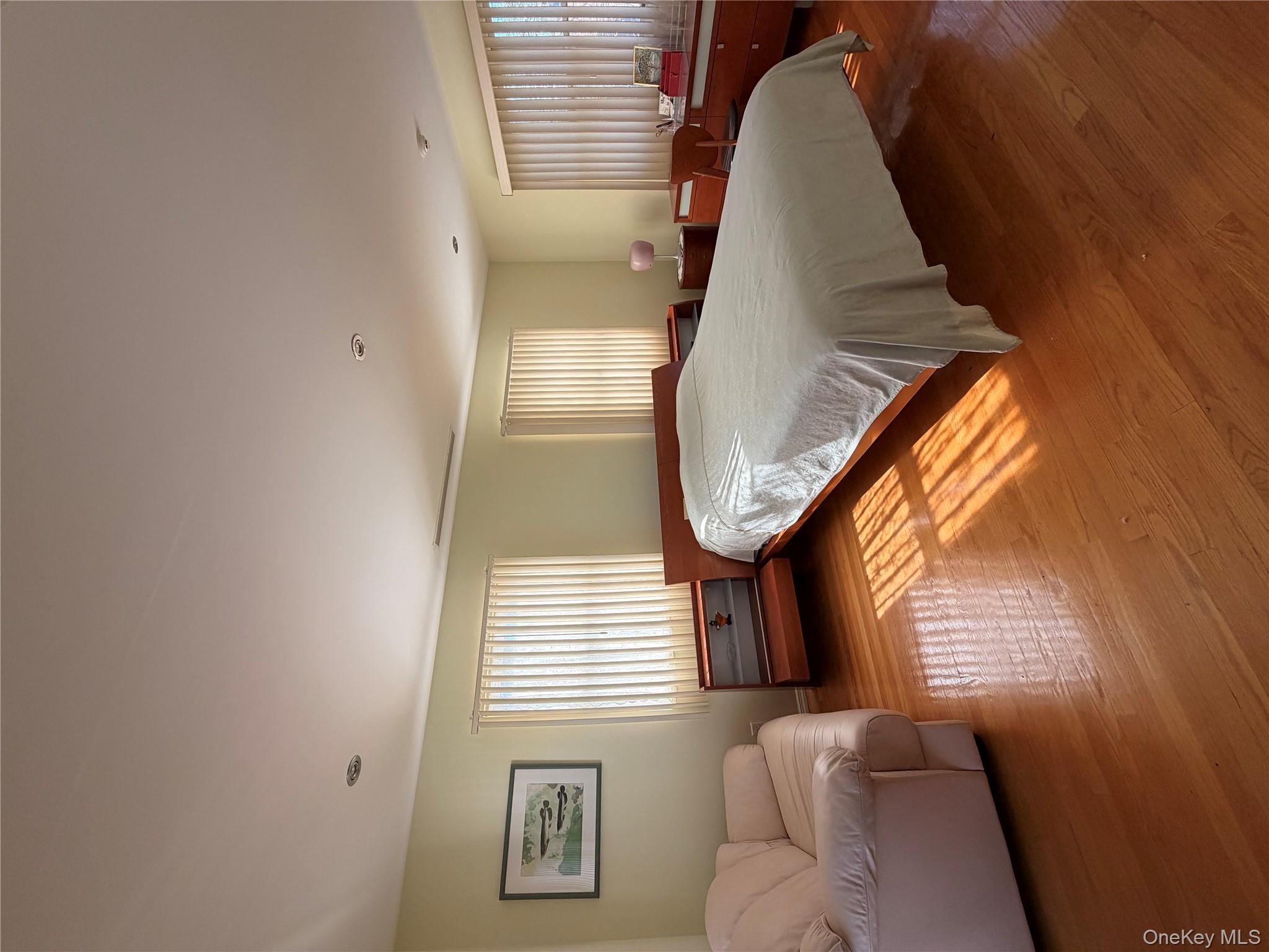 3 Ascot Ridge Great Neck, NY 11021 - Photo 3 of 9