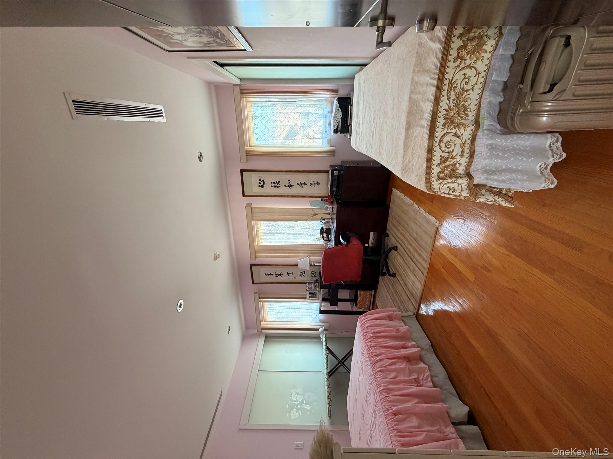 3 Ascot Ridge Great Neck, NY 11021 - Photo 4 of 9