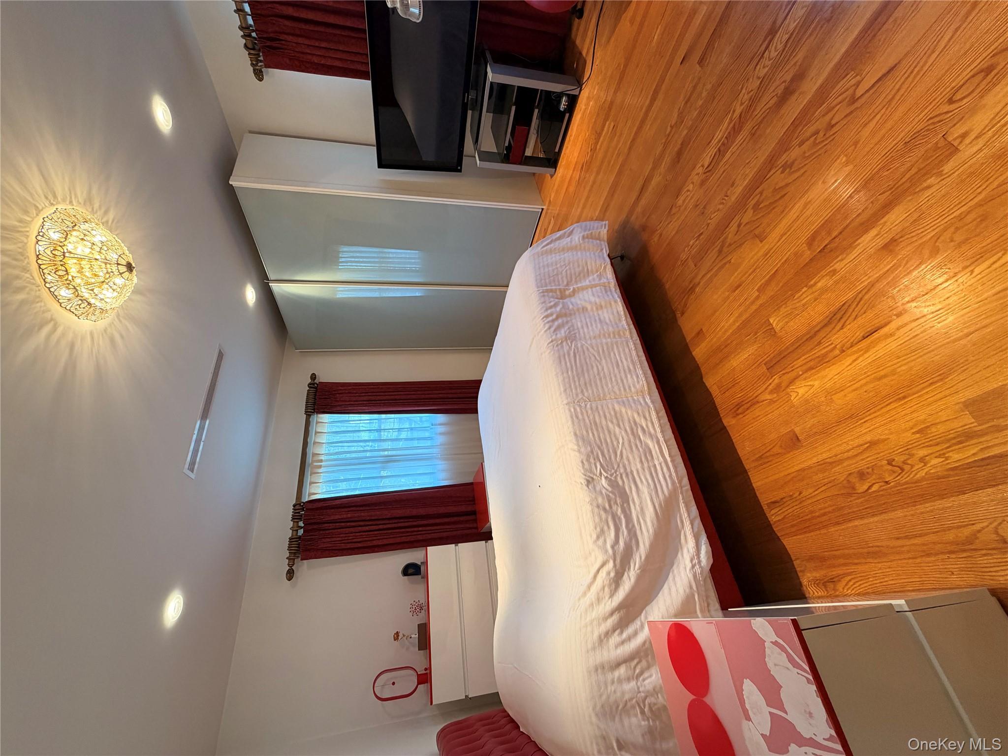 3 Ascot Ridge Great Neck, NY 11021 - Photo 8 of 9