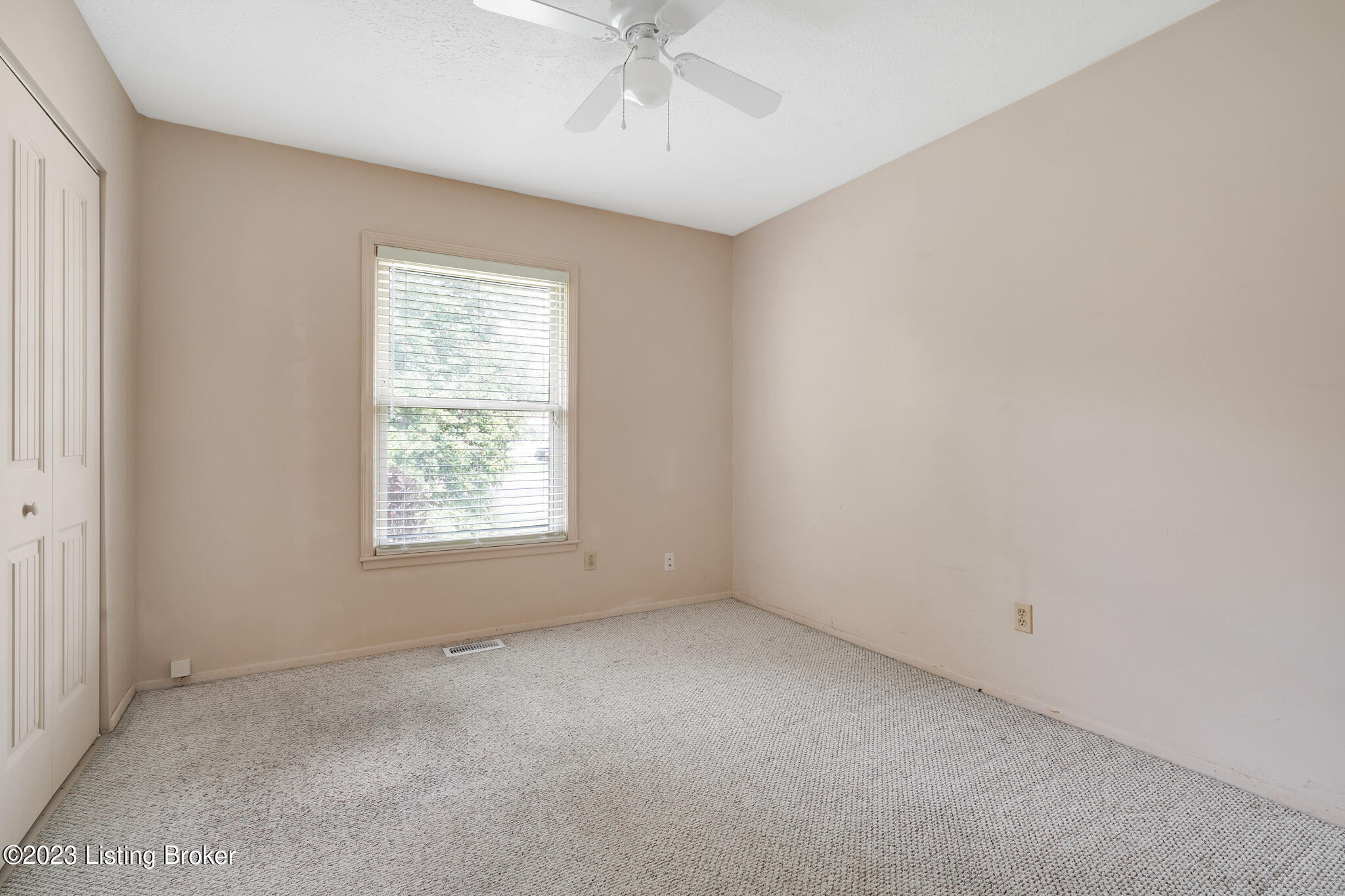 4410 Lambert Road Louisville, KY 40219 - Photo 17 of 39 21-DSC05918