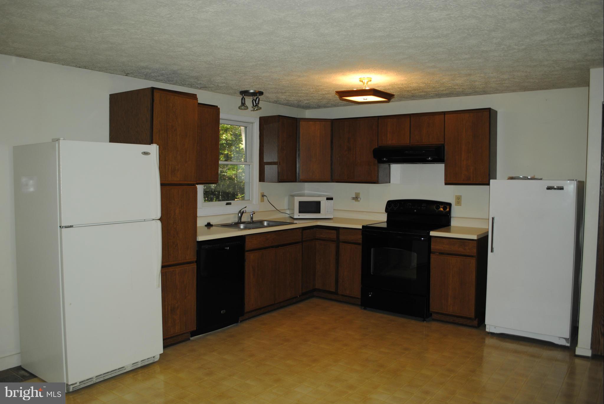 26879 Three Notch Road Mechanicsville, MD 20659 - Photo 3 of 12 Kitchen