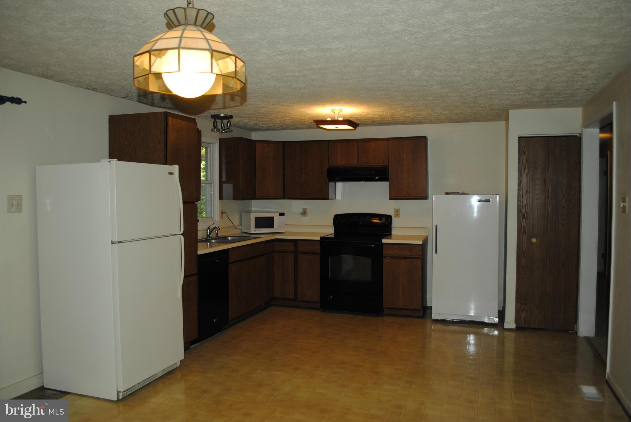 26879 Three Notch Road Mechanicsville, MD 20659 - Photo 8 of 12 Kitchen
