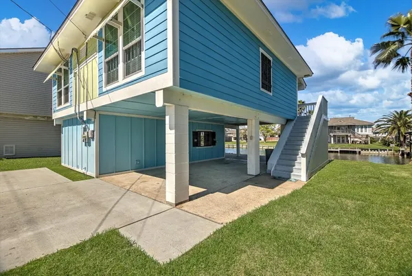 $2,200 | 606 Warsaw Drive, Bayou Vista, TX 77563