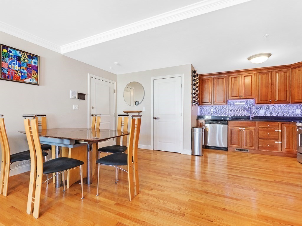 32 Common Street, Unit 23 Waltham, MA 02451 - Photo 16 of 34