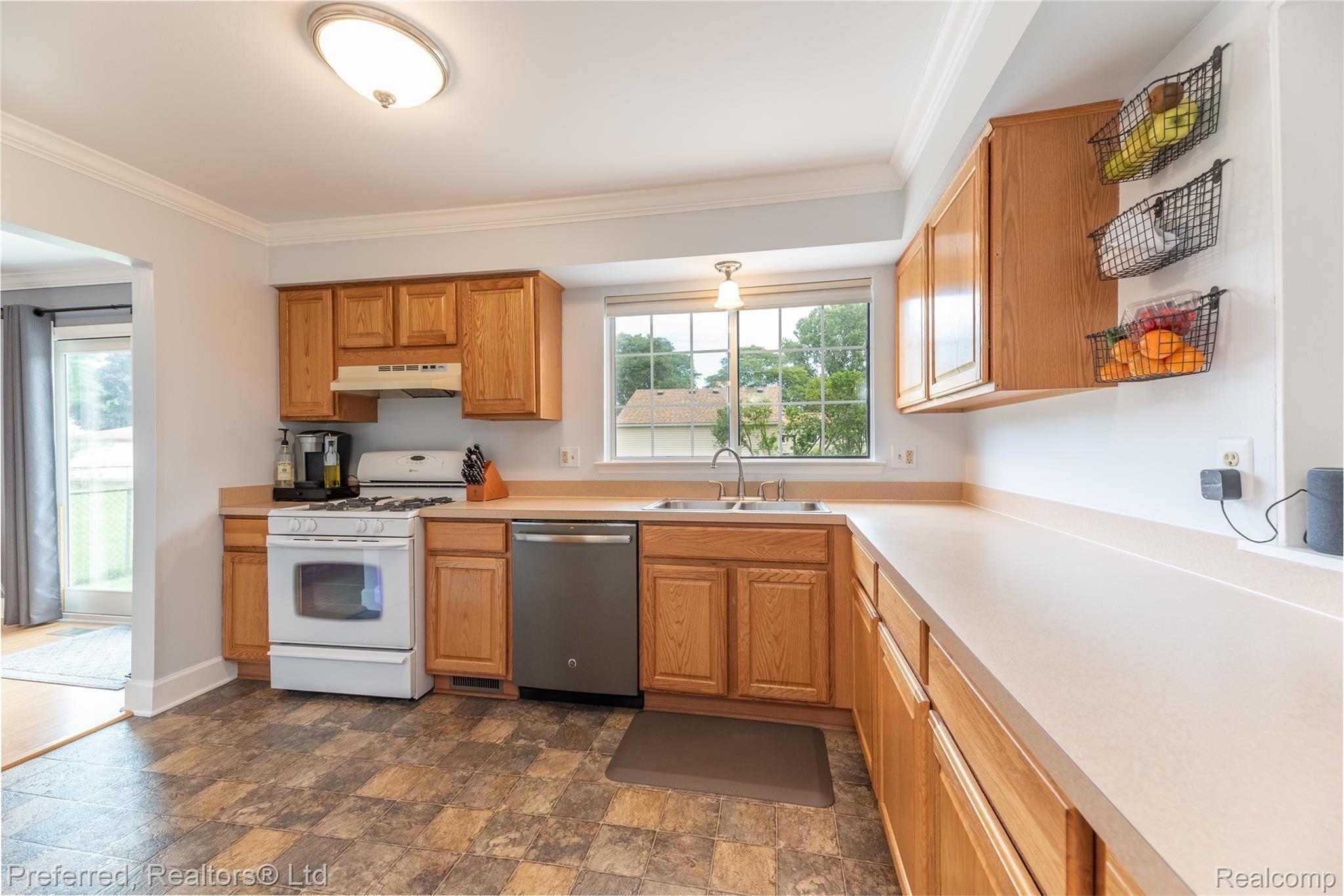 39786 Cheviot Road Canton, MI 48188 - Photo 7 of 36 DSC_2733-Edit.jpg