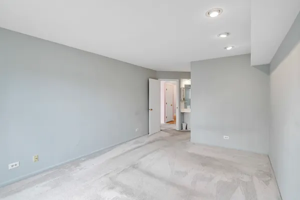 $349,900 | 241 Woodstone Circle, Buffalo Grove, IL 60089