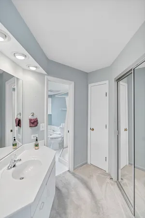 $349,900 | 241 Woodstone Circle, Buffalo Grove, IL 60089