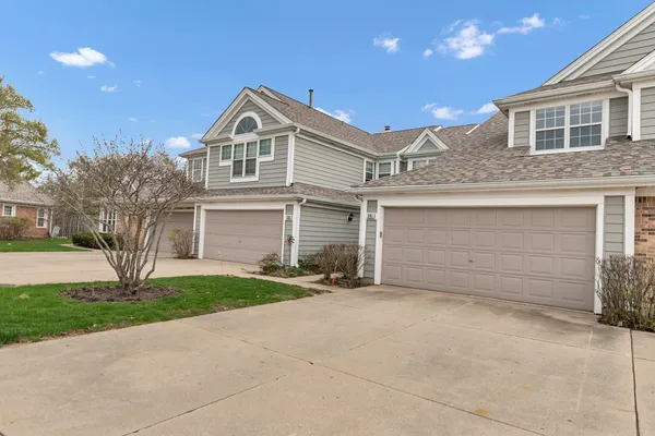 $349,900 | 241 Woodstone Circle, Buffalo Grove, IL 60089