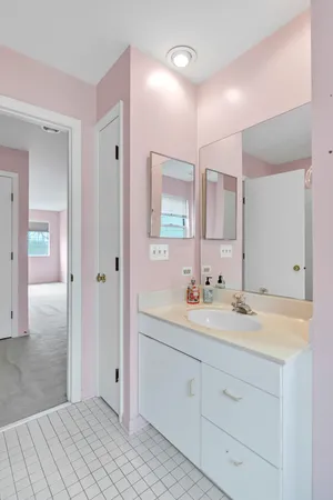 $349,900 | 241 Woodstone Circle, Buffalo Grove, IL 60089