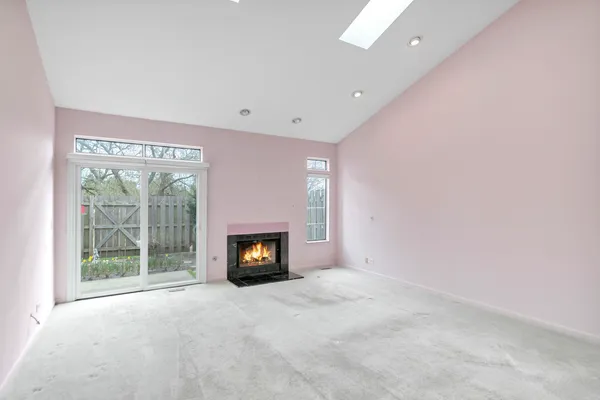 $349,900 | 241 Woodstone Circle, Buffalo Grove, IL 60089