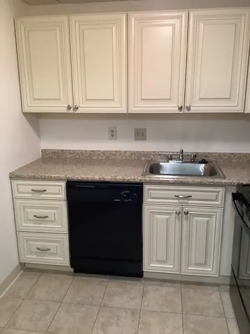 $1,995 | 50 Cambridge Road, Unit 312, Woburn, MA 01801