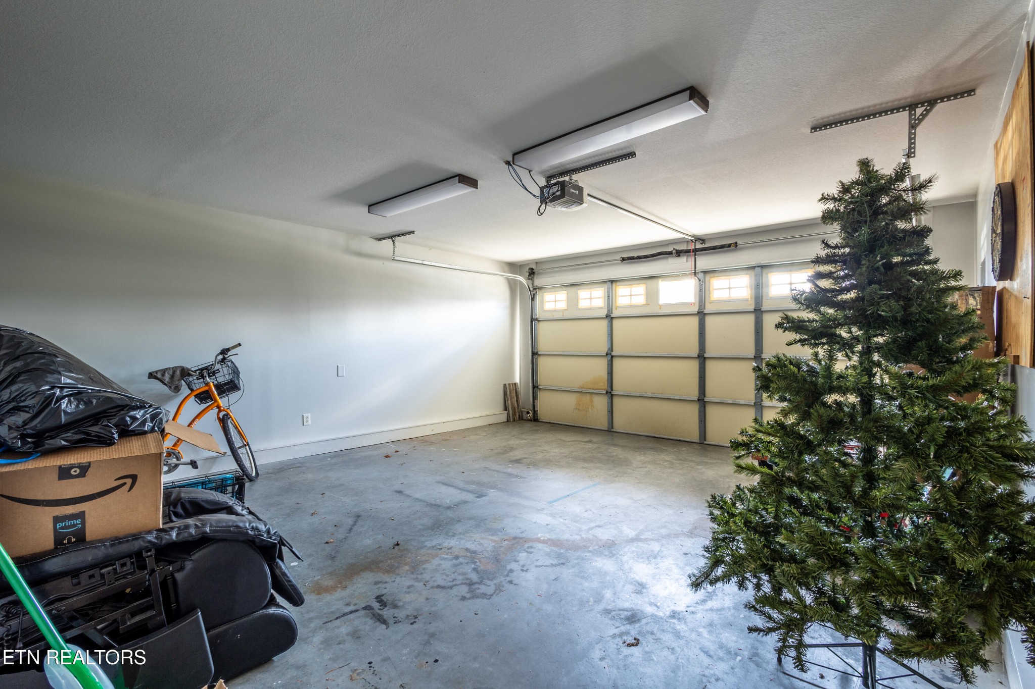 342 Meriwether Way Sevierville, TN 37863 - Photo 15 of 21 a view of a garage