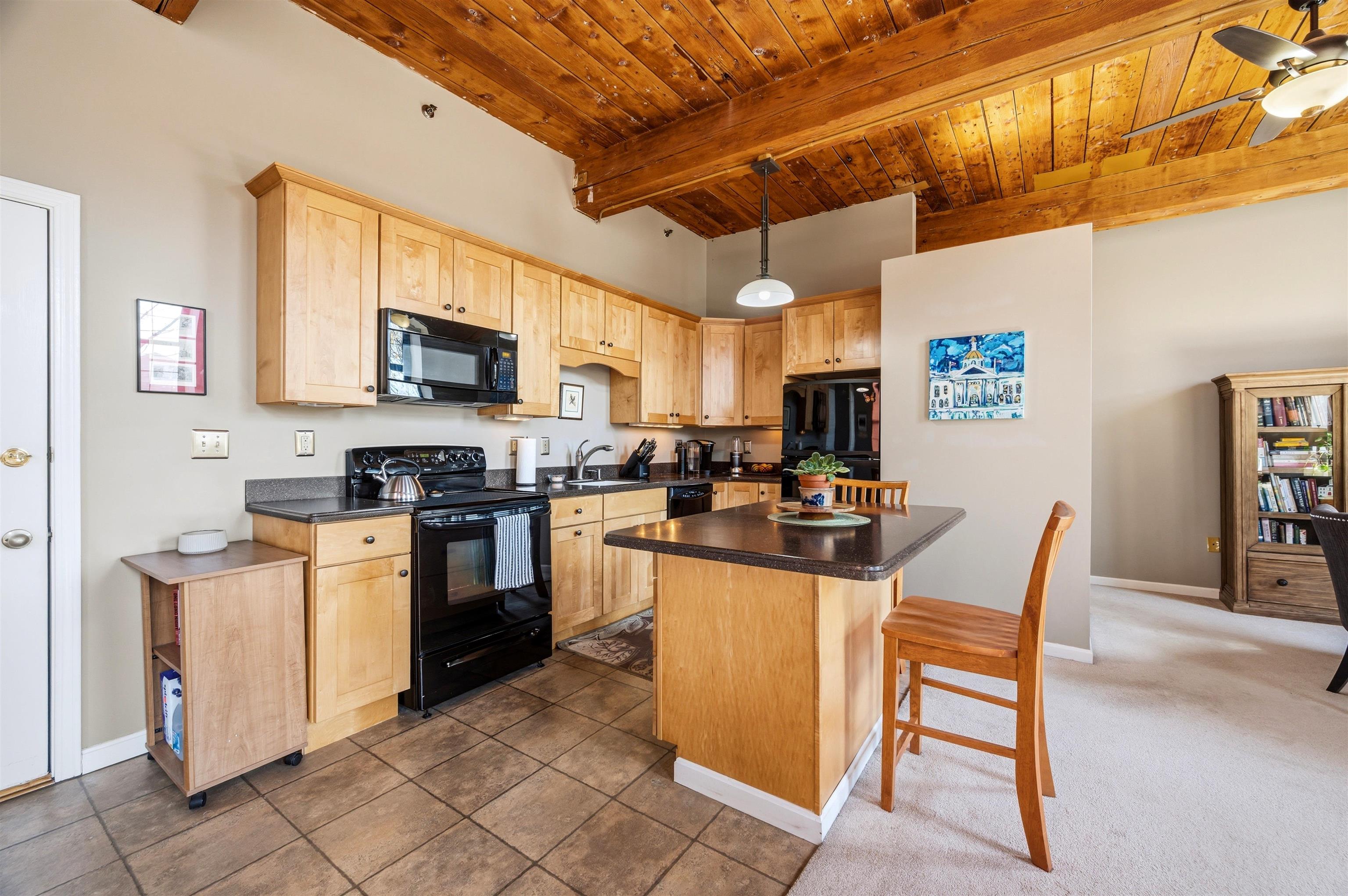 156 Front Street, Unit 206 Exeter, NH 03833 - Photo 8 of 33