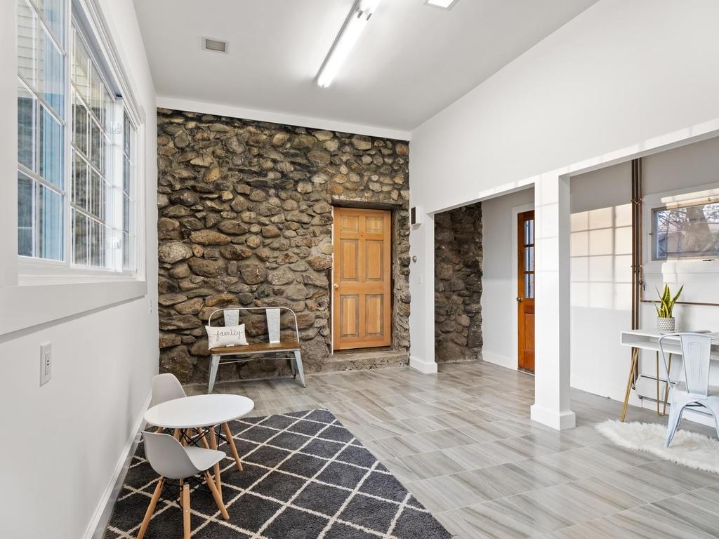 140 Appleton Street North Andover, MA 01845 - Photo 9 of 30 Gallery Image 9