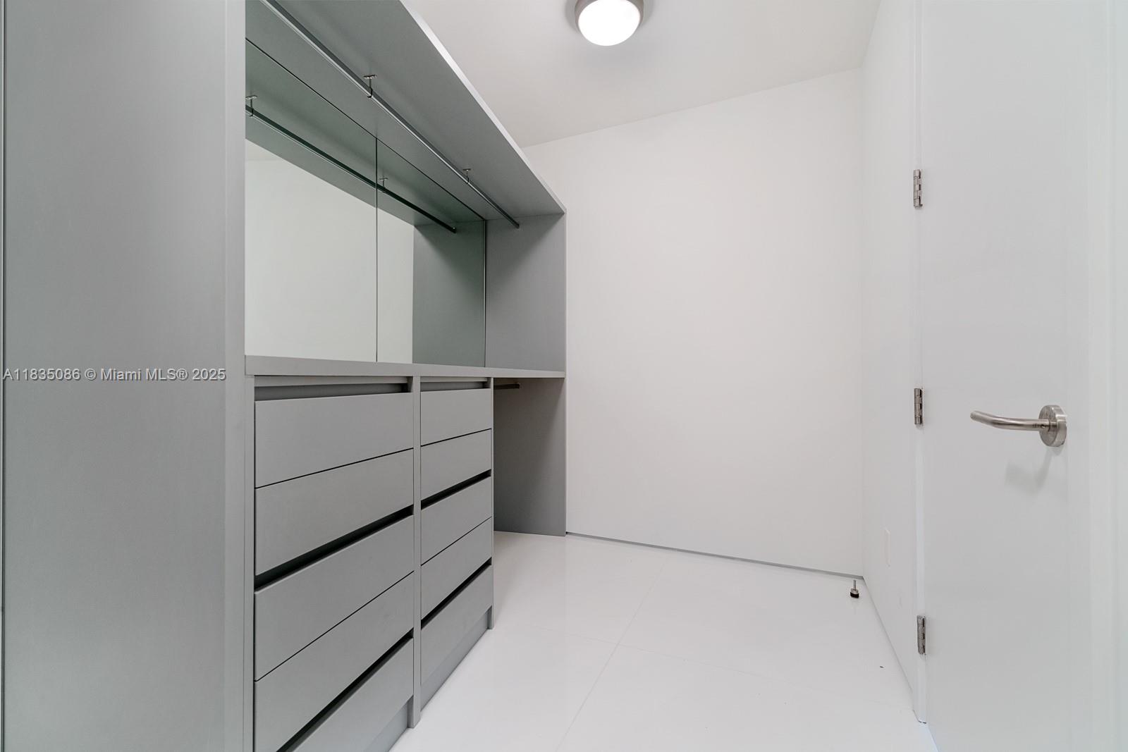 18555 Collins Avenue, Unit 2801 Sunny Isles Beach, FL 33160 - Photo 8 of 52