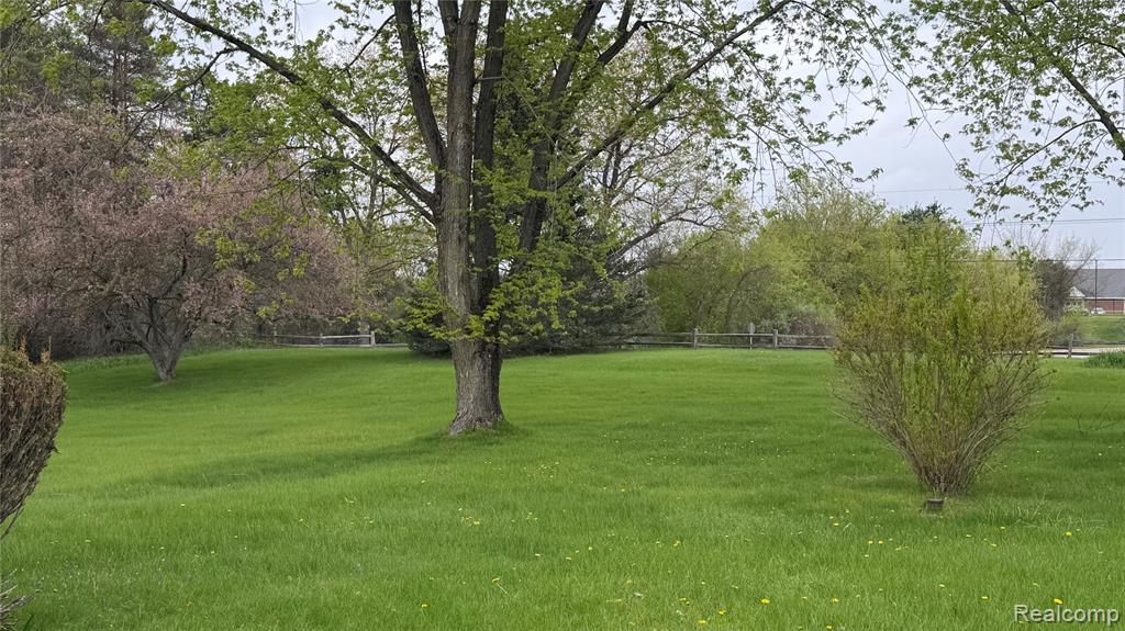 8079 Farley Road Pinckney, MI 48169 - Photo 5 of 43