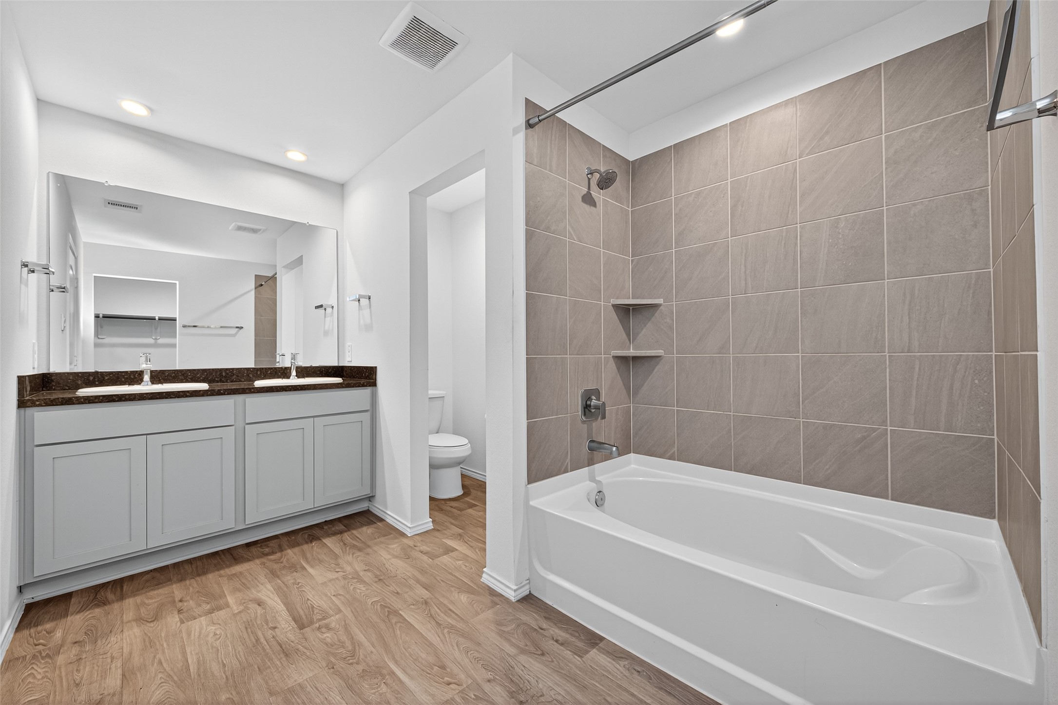 5343 Tuscany Hills Lane Spring, TX 77373 - Photo 26 of 32 Primary Bath