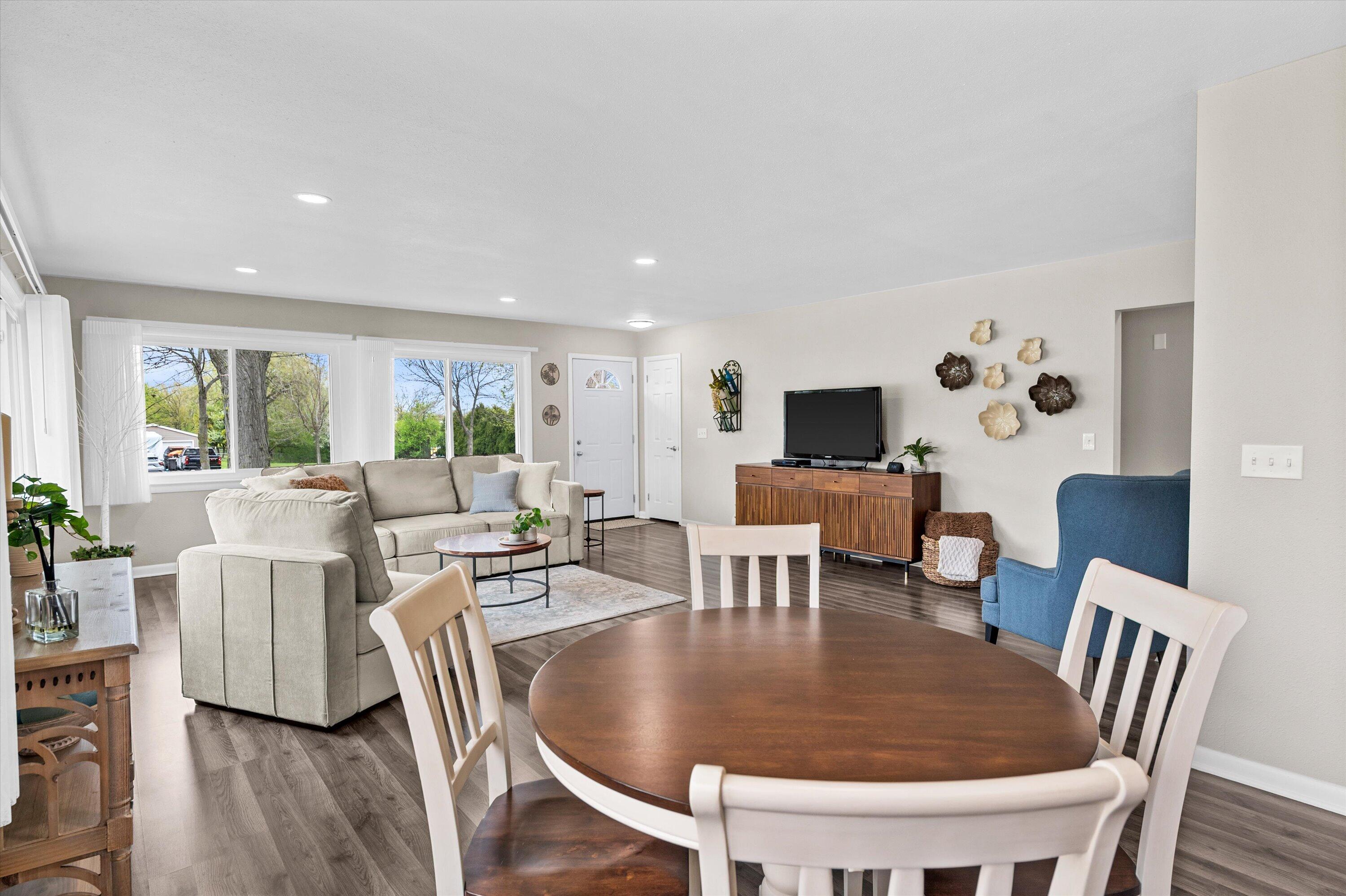 7729 West Cold Spring Road Greenfield, WI 53220 - Photo 9 of 31 Dining to living room
