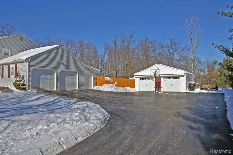 2514 Sexton Road Howell, MI 48843 - Photo 2 of 11 Extra Garage!