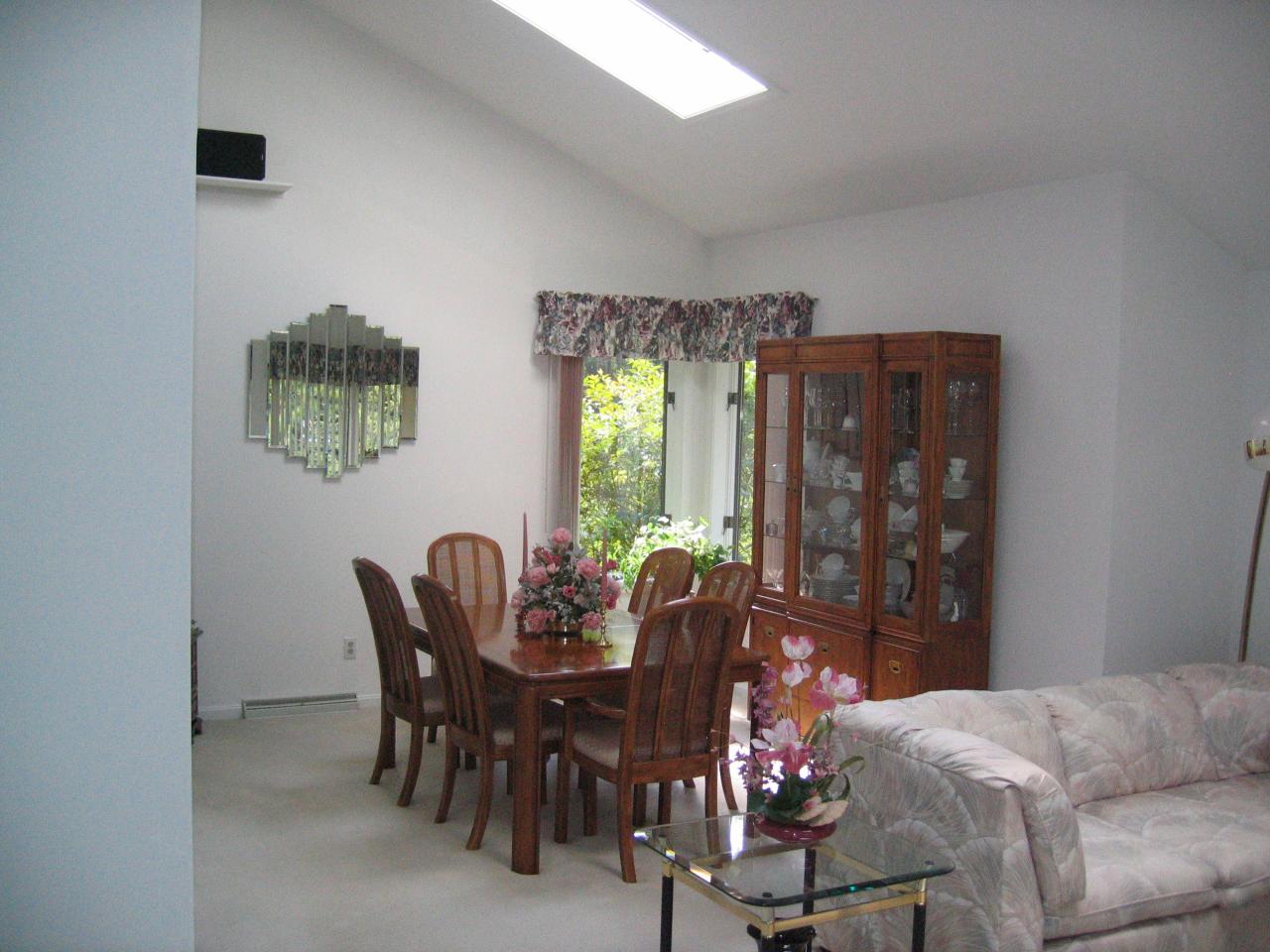 124 Winesap Road Pittsfield, MA 01201 - Photo 3 of 6 dining room