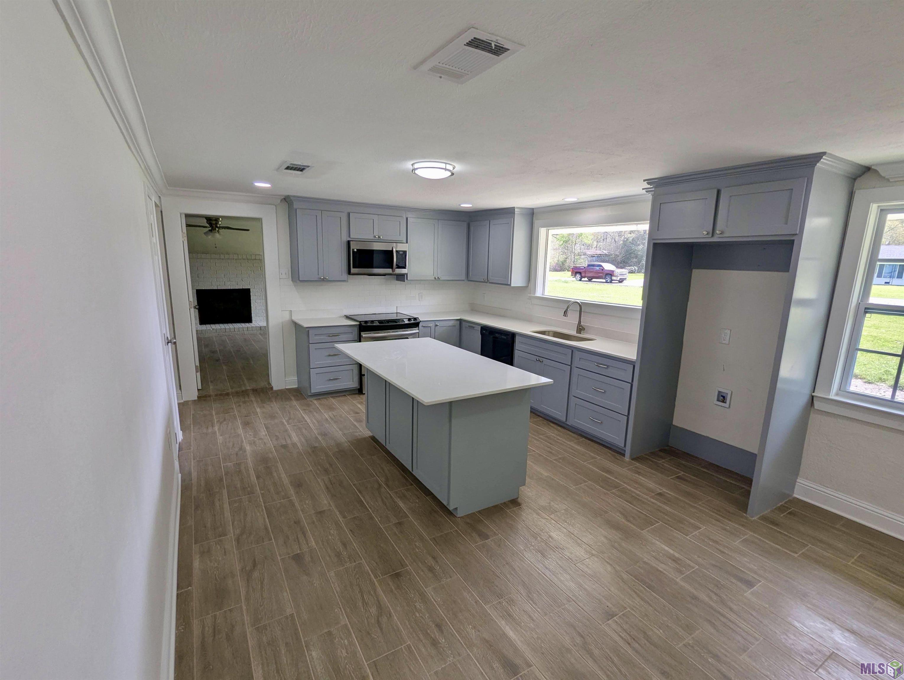 43154 Black Bayou Road Gonzales, LA 70737 - Photo 2 of 12