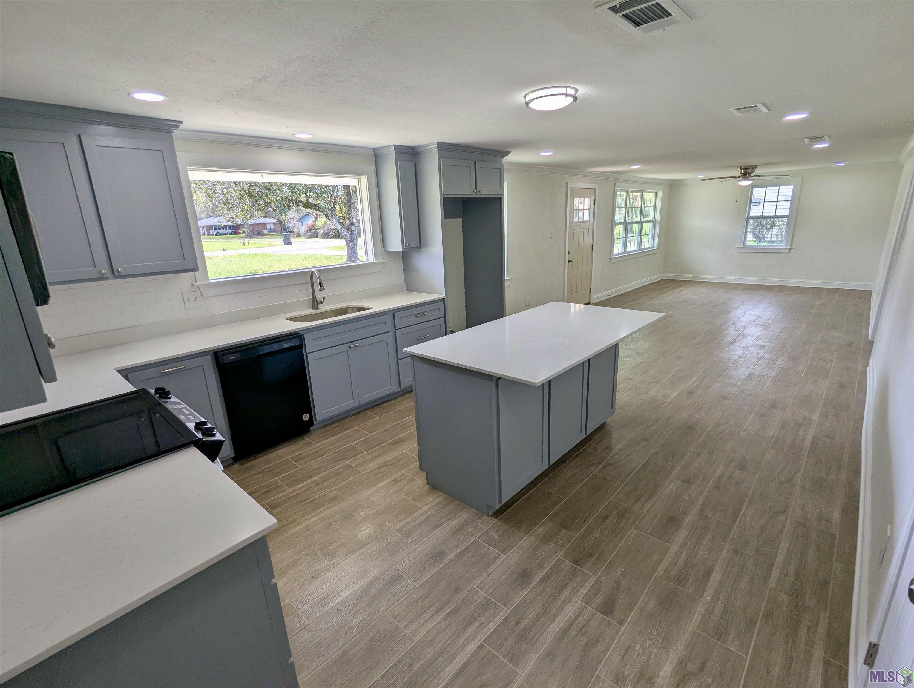 43154 Black Bayou Road Gonzales, LA 70737 - Photo 3 of 12