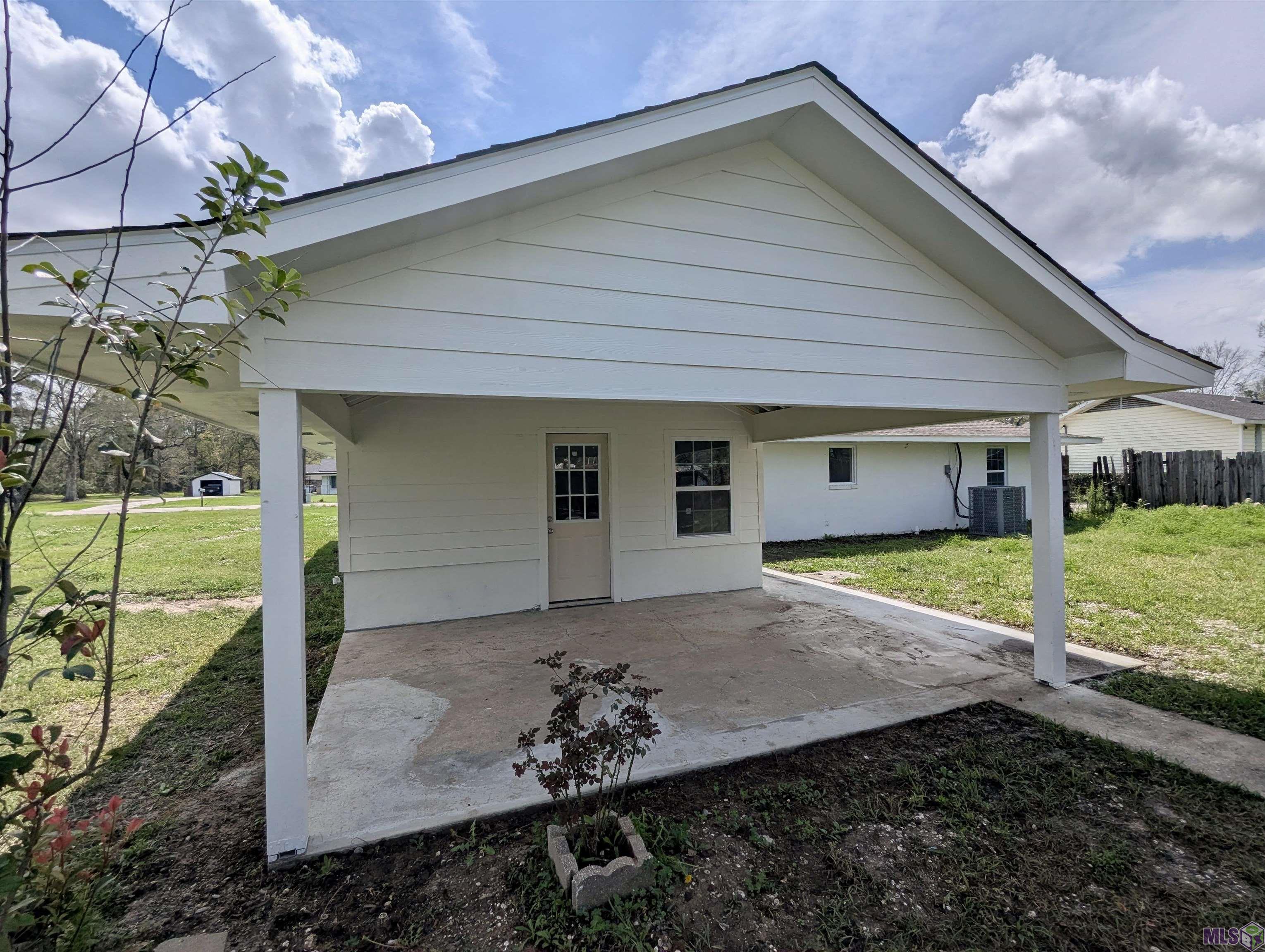 43154 Black Bayou Road Gonzales, LA 70737 - Photo 8 of 12